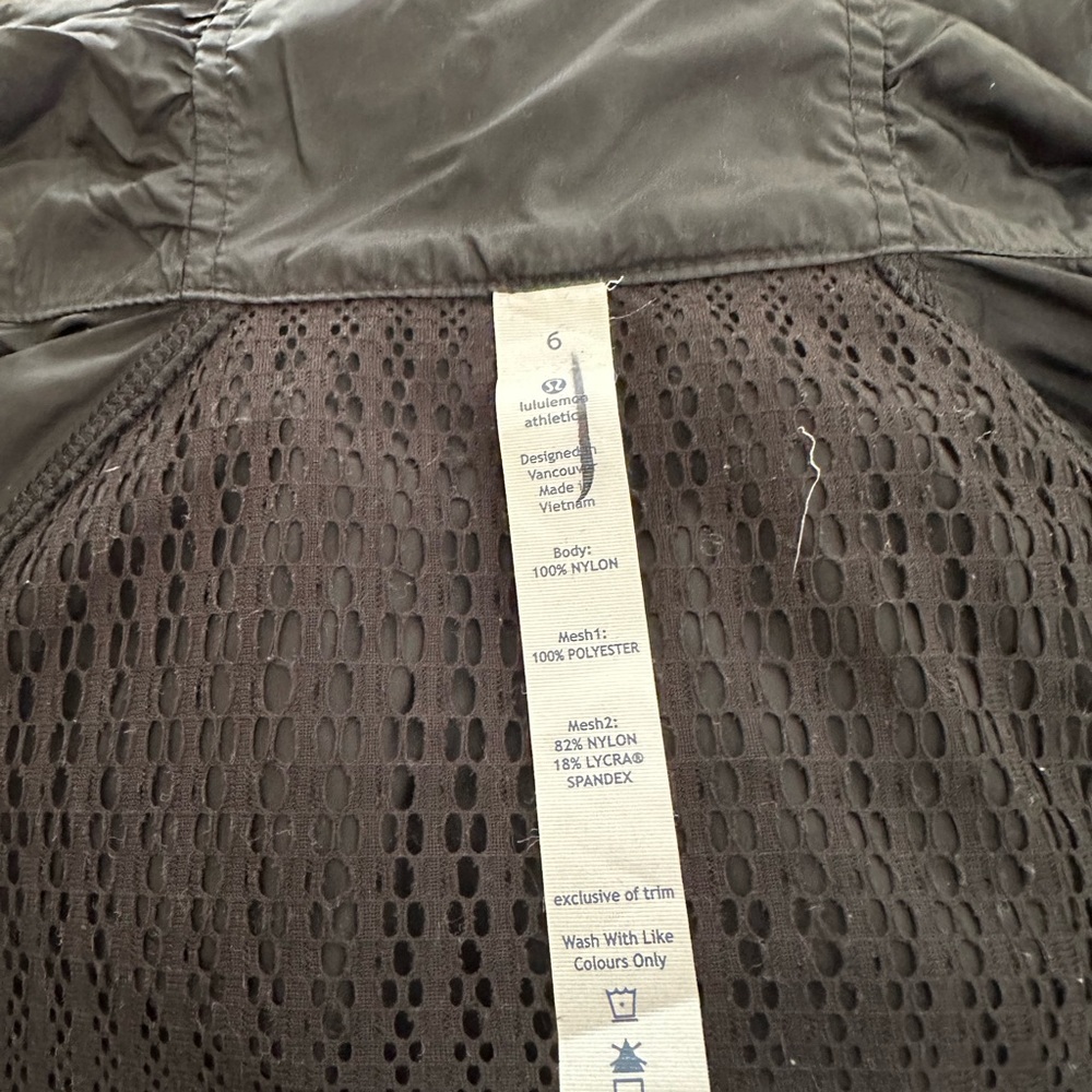 Lululemon Jacket - Picture 4 of 5